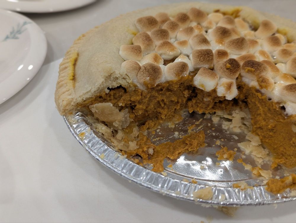 Pumpkin Pie with Marshmallow Topping